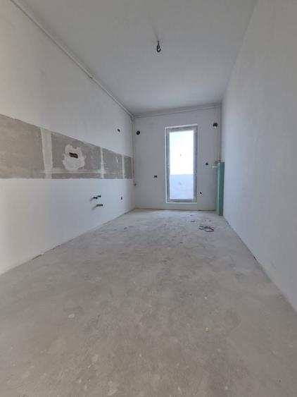 Apartament cu 3 camere decomandat în Theodor Pallady