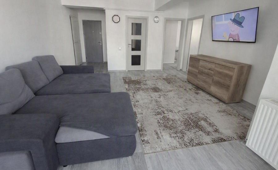 Apartament cu 3 camere decomandat în Turnișor