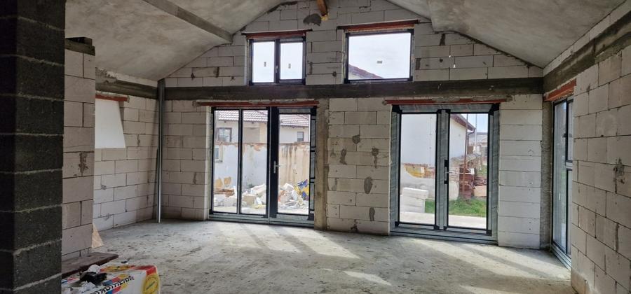 Casă individuală cu 3 camere cu Teren 2712 Mp în Oarda