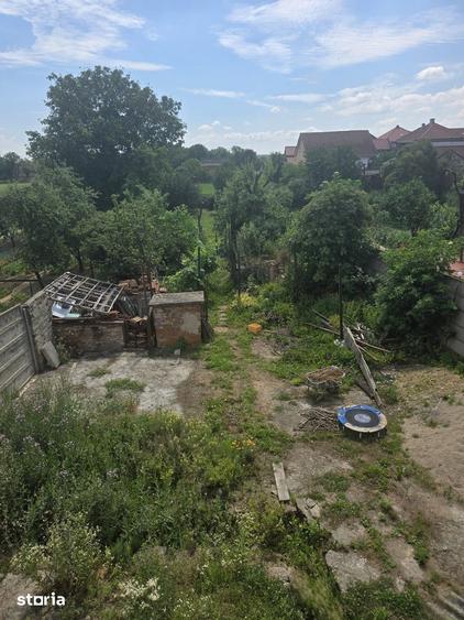 Casă cu 6 camere cu Teren 798 Mp în Botizului