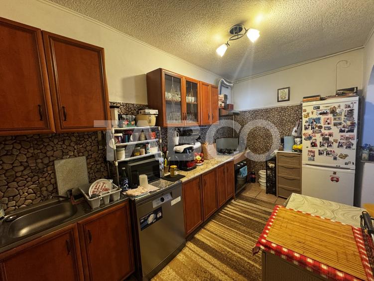 Apartament cu 3 camere decomandat, mobilat în Orașul de Jos