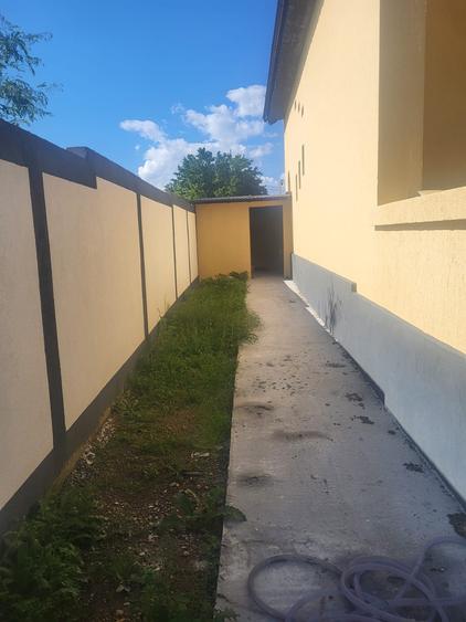Casă cu 4 camere cu Teren 300 Mp în Năvodari
