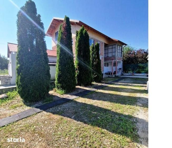 Casă cu 5 camere cu Teren 1414 Mp în Provița de Jos
