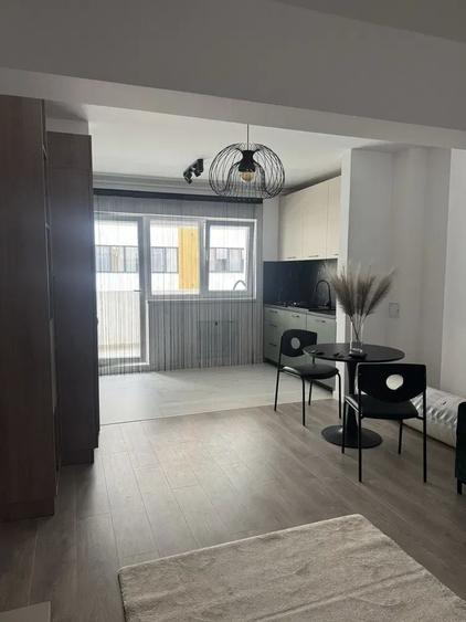 Apartament cu 2 camere decomandat, mobilat în Est
