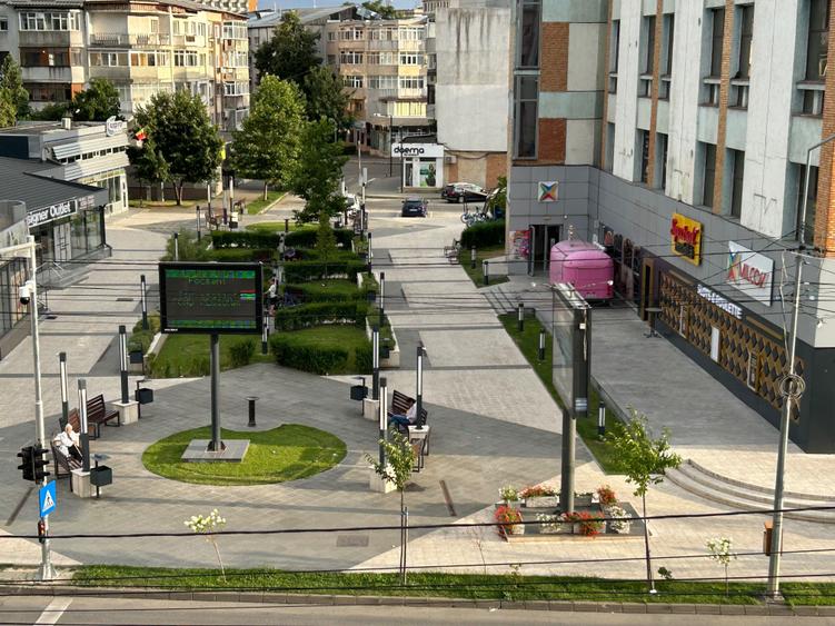 Inchiriez apartament 2 camere complet utilat ,ultracentral, zona piata Moldovei. - 8