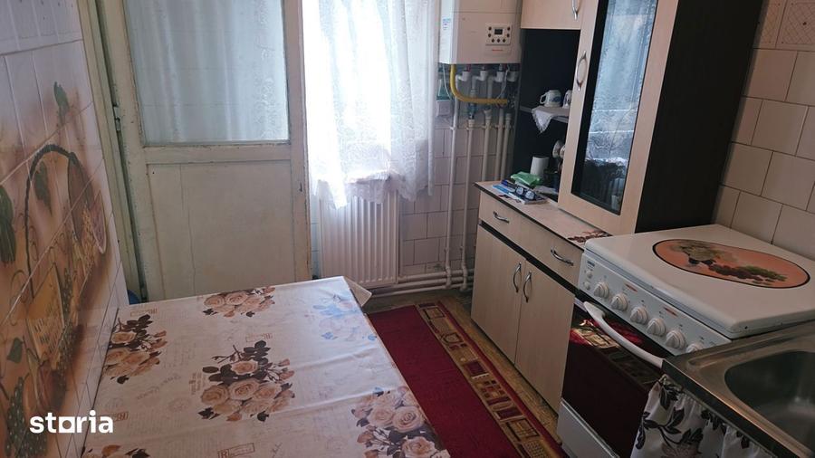 Apartament cu 2 camere decomandat în Micro 40