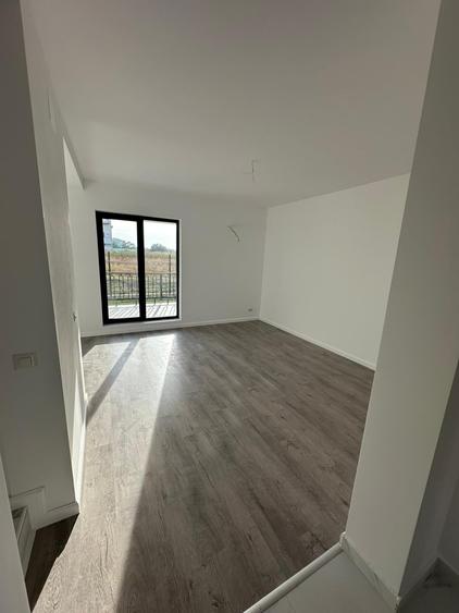 Duplex cu 4 camere cu Teren 190 Mp în Giurgiului