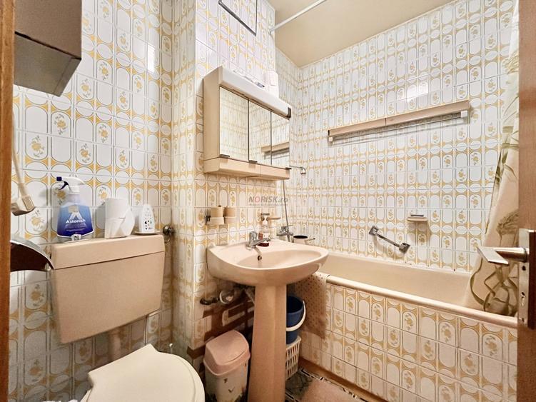 Apartament cu 3 camere semidecomandat, mobilat în Tineretului