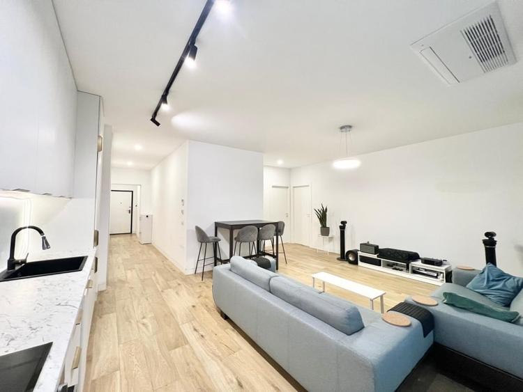 Apartament cu 3 camere, mobilat în Dacia