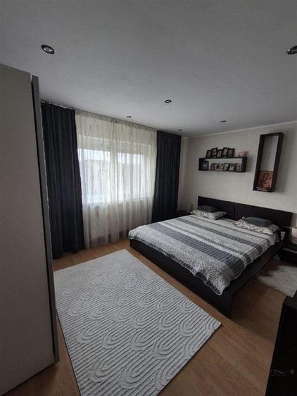Apartament cu 2 camere decomandat, mobilat în Bucovina