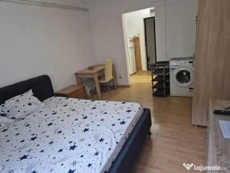 Garsonieră decomandată în Traian