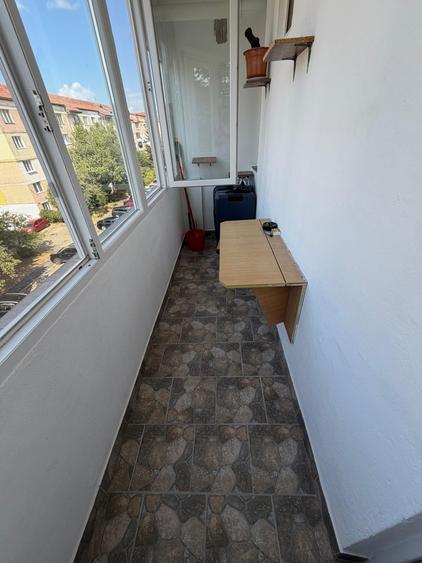 Apartament cu 3 camere semidecomandat în Cedonia