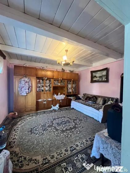 Casă cu 3 camere cu Teren 800 Mp în Siret