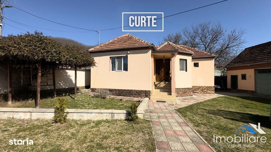 Casă cu 4 camere cu Teren 2700 Mp în Central