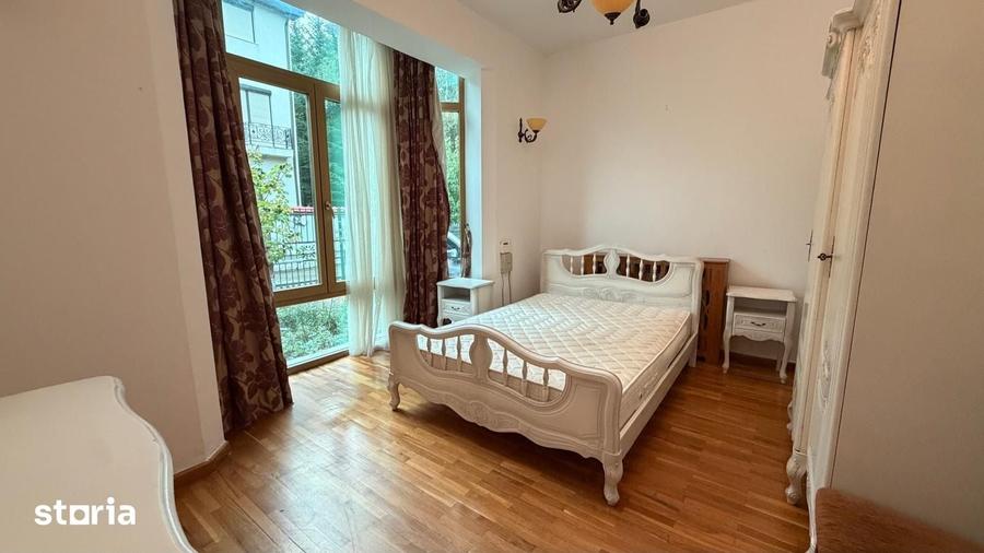 Casă cu 5 camere cu Teren 500 Mp în Central