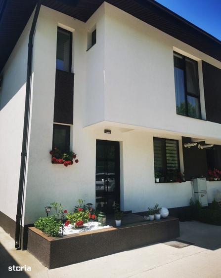 Casă cu 4 camere cu Teren 50 Mp în Central