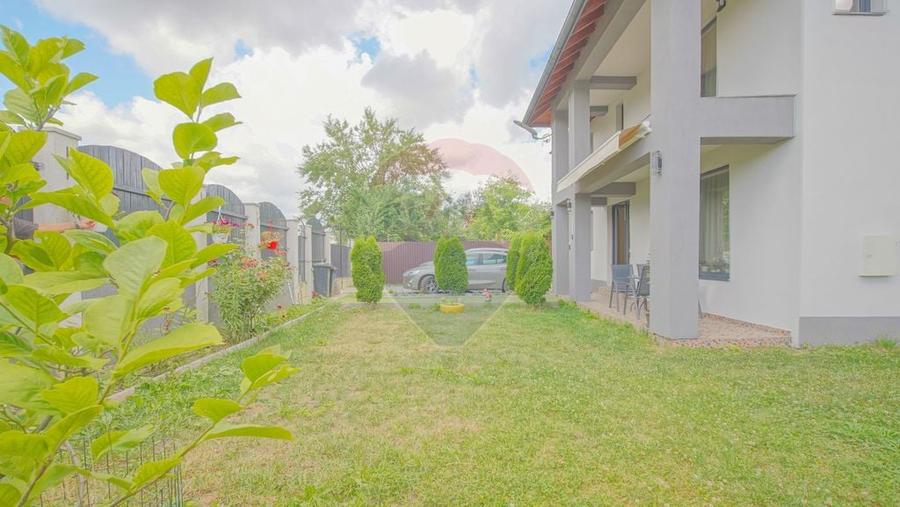 Casă cu 4 camere cu Teren 605 Mp în Central
