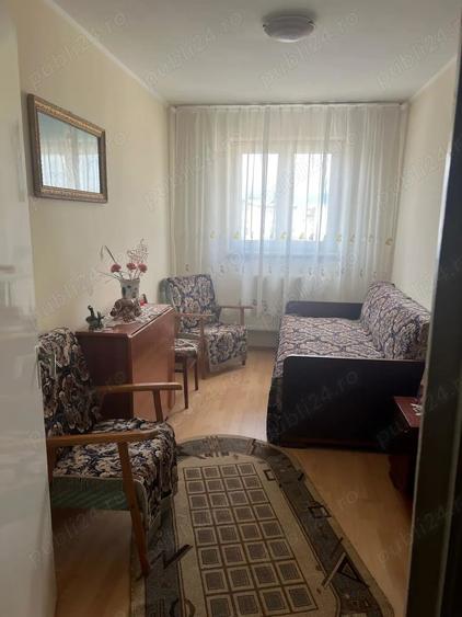Apartament cu 3 camere semidecomandat în Breaza de Sus