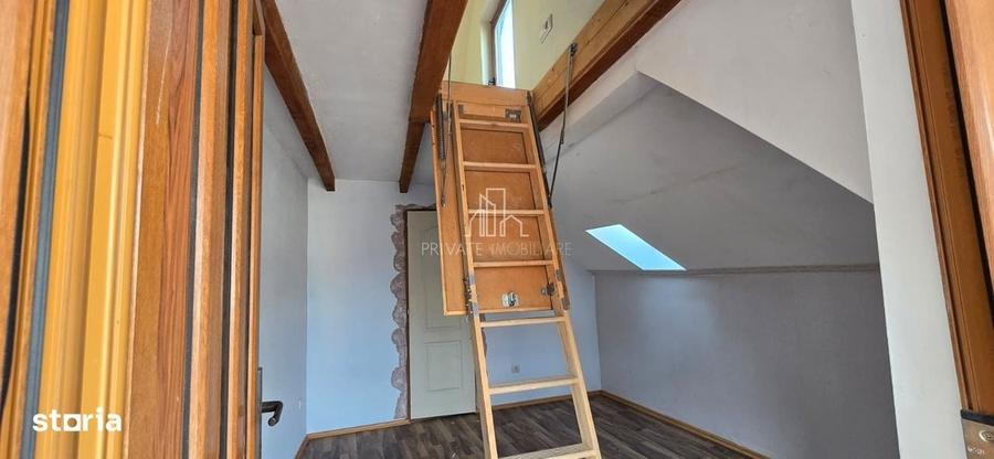 Casă cu 4 camere decomandat în Angofa