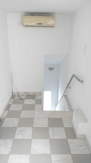 Casă cu 4 camere cu Teren 250 Mp în Giulești
