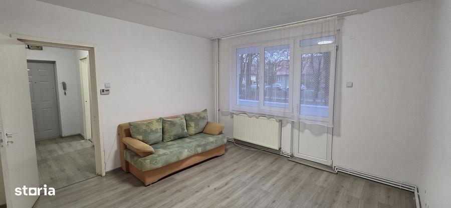 Apartament cu 3 camere decomandat în Tudor