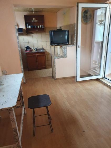Casă cu 4 camere în Ișalnița