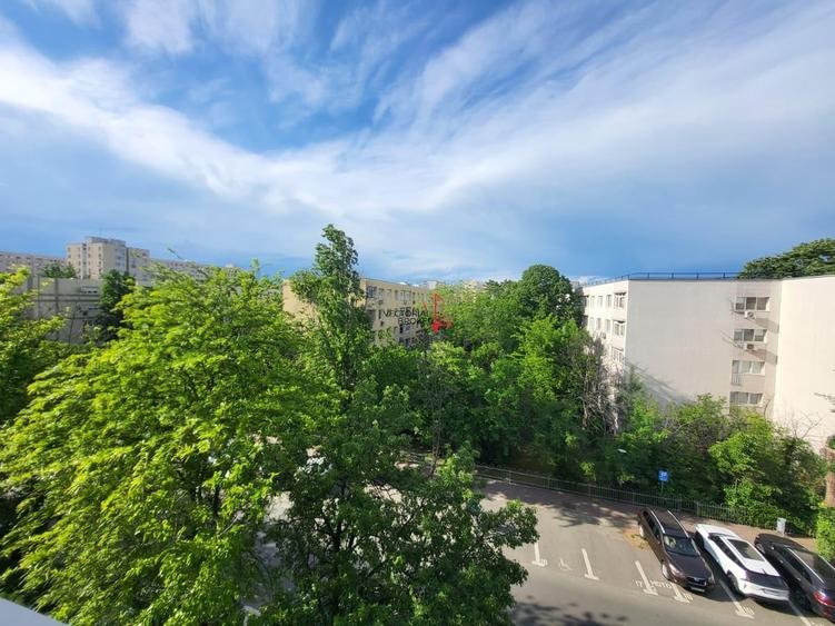 Apartament cu 3 camere decomandat în Ozana