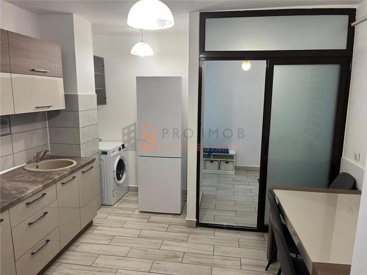 Apartament cu 3 camere decomandat, mobilat în Unirii Sud