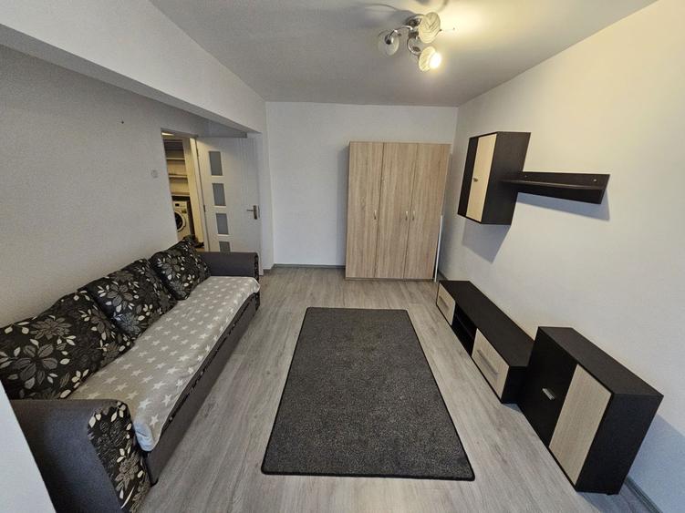 Apartament cu 2 camere decomandat în Vitrometan