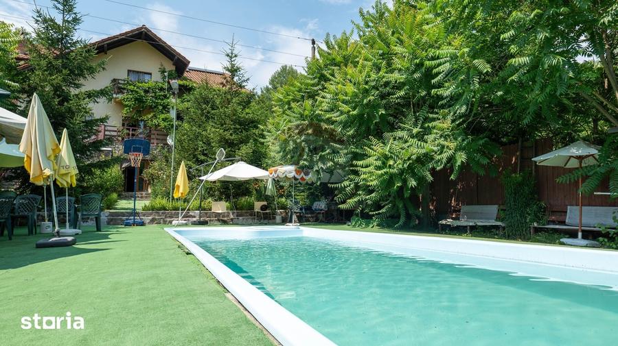 Casă cu Teren 1348 Mp în Dăești