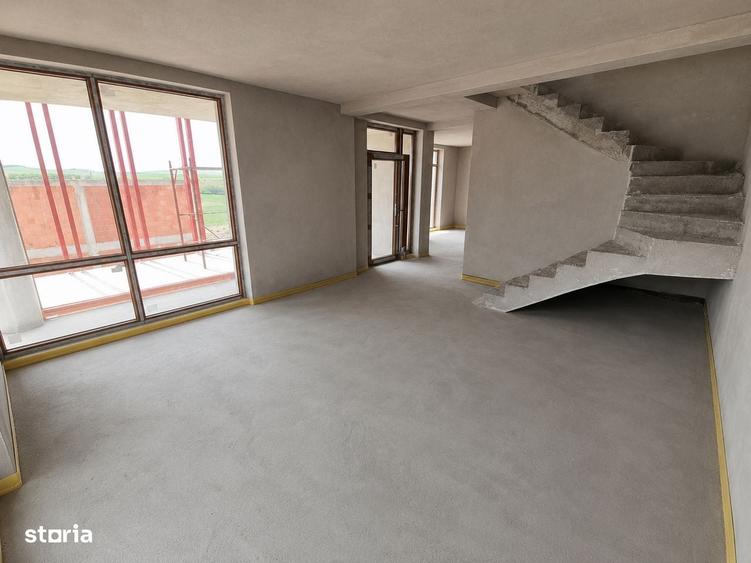 Casă cu 4 camere în Jucu