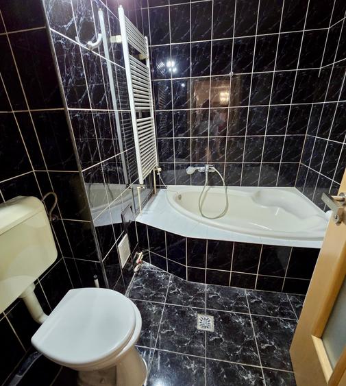 Apartament cu 3 camere decomandat în Centrul Civic