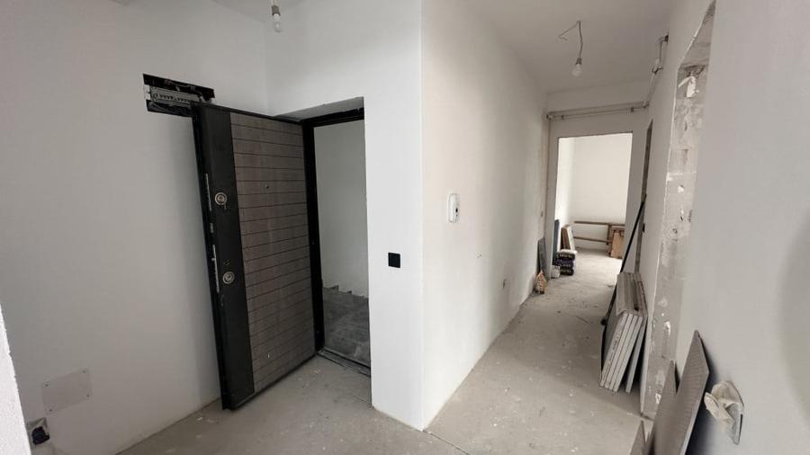 Apartament cu 3 camere semidecomandat în Vest