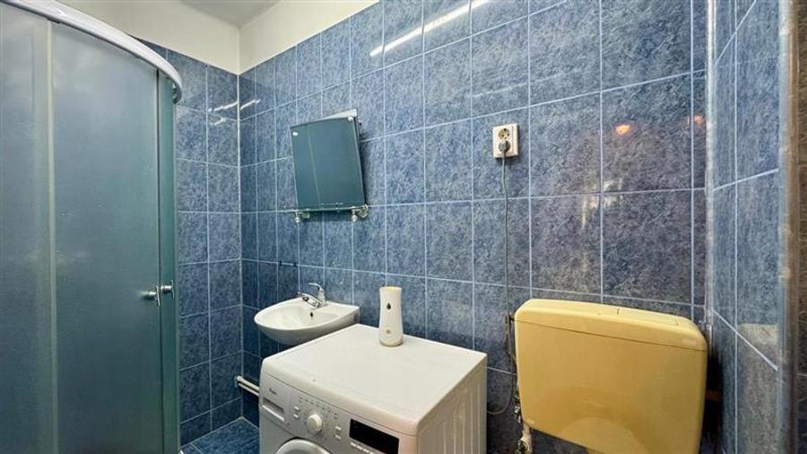 Casă individuală cu 4 camere cu Teren 150 Mp în Central