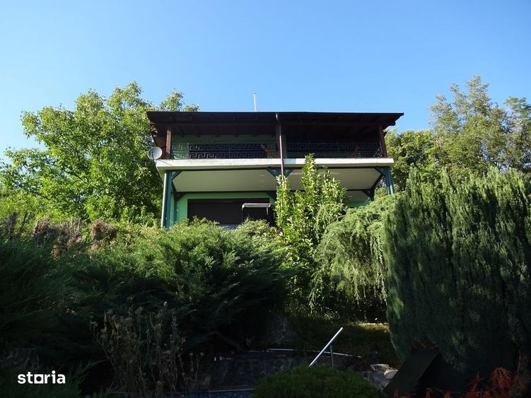 Casă cu 4 camere cu Teren 1568 Mp în Aleșd