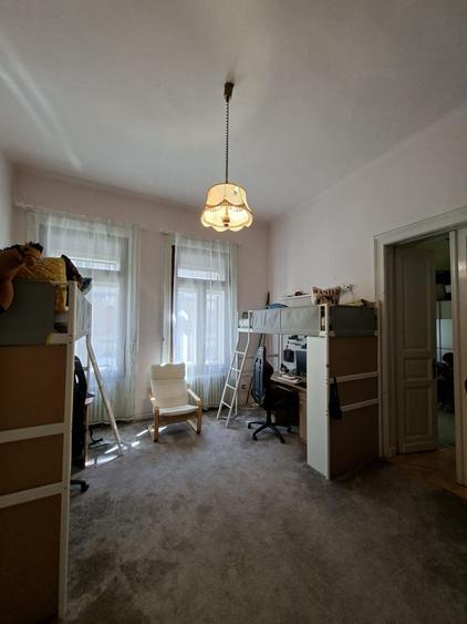 Apartament cu 4 camere circular, mobilat în P-ța Maria