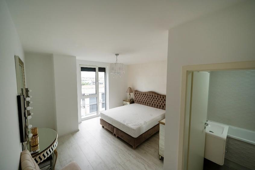 Apartament cu 3 camere semidecomandat, mobilat în Soarelui