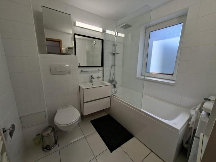 Apartament cu 3 camere decomandat, mobilat în Herăstrău