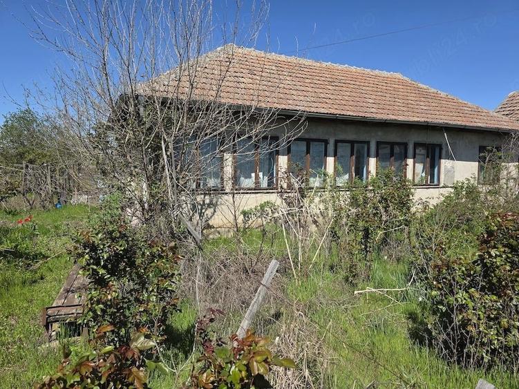 Vand casa deosebita in Izimsa, Judetul Mehedinti - 1