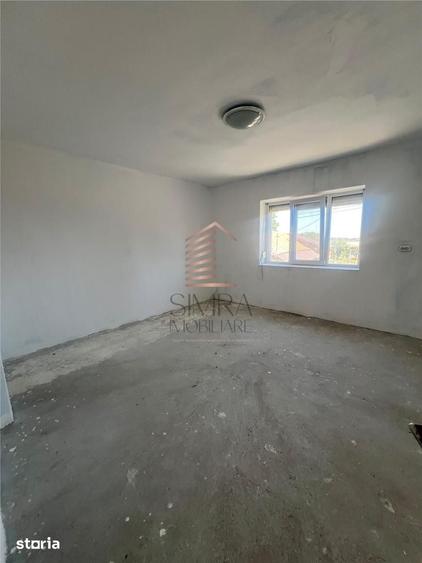 Casă cu 4 camere cu Teren 711 Mp în Borș