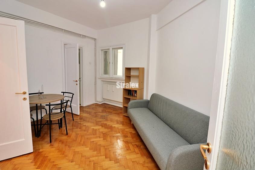 Apartament cu 3 camere circular în P-ța Unirii