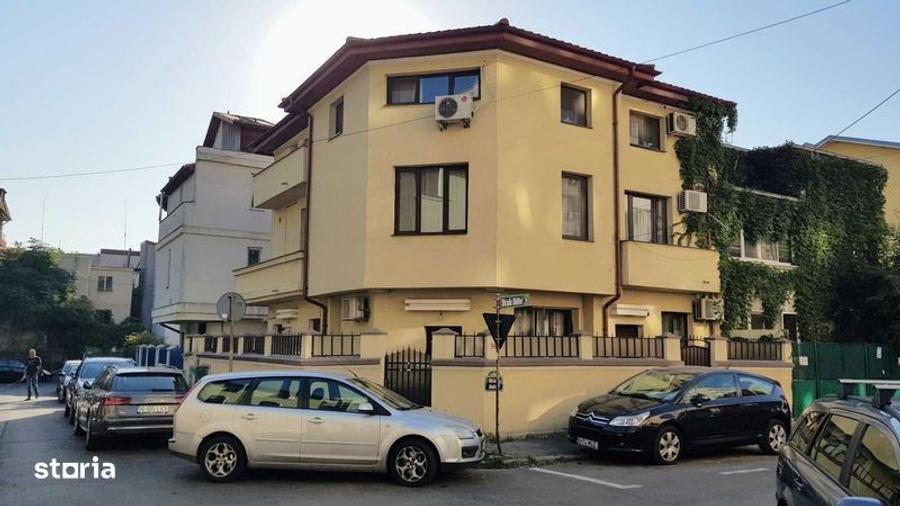 Apartament cu 3 camere în Tineretului