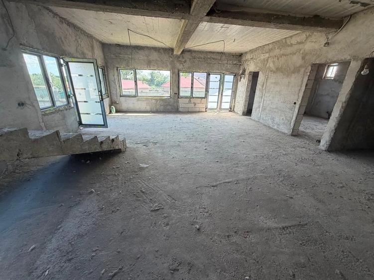 Casă cu Teren 300 Mp în Șindrilița