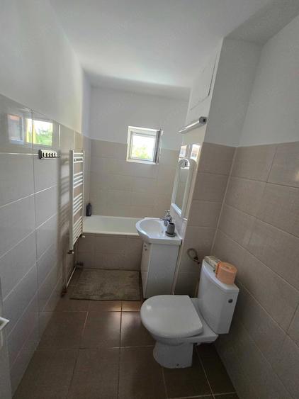 Apartament cu 3 camere semidecomandat în Olimpia-Stadion