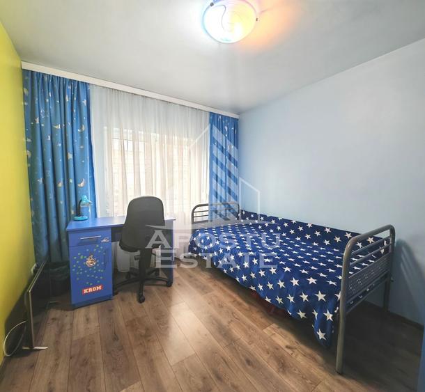 Apartament de vanzare, 4 camere, 2 bai, etajul 1, centrala proprie, Lipovei - 8