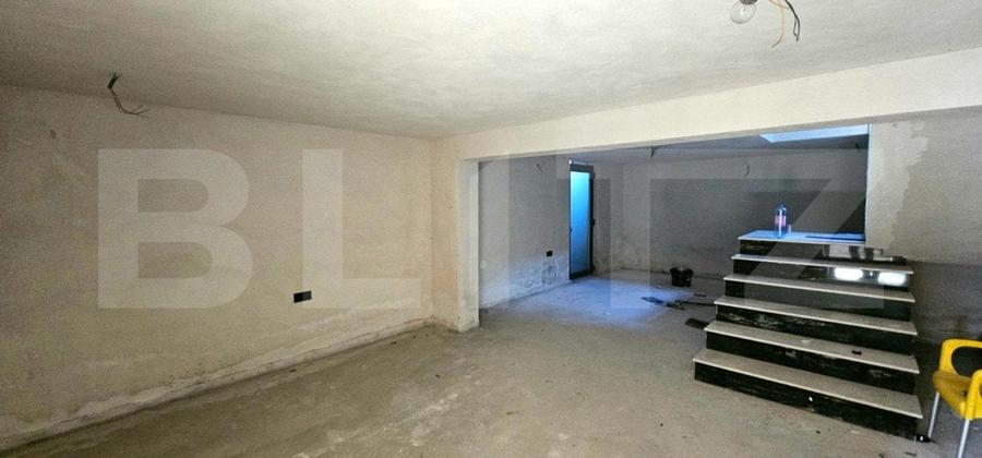 Casă individuală cu 5 camere cu Garaj în Exterior Nord