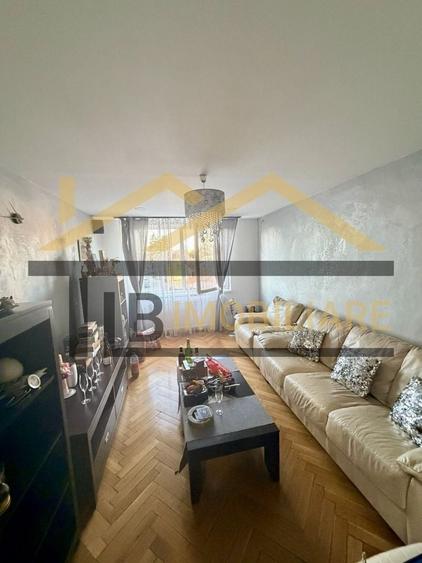 Apartament cu 3 camere decomandat în Tudor
