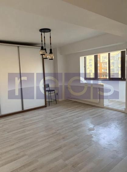 Apartament cu 3 camere, mobilat în Tineretului