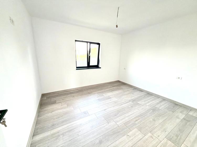 Casă cu 4 camere cu Teren 400 Mp în Hemeiuș