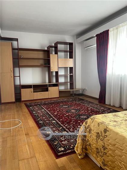 Garsonieră decomandată în Gară
